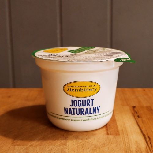 jogurt naturalny probiotyk - naturalny nabiał z gospodarstwa Ziembińskich do kupienia na targu w Toruniu i on-line z dostawą do domu